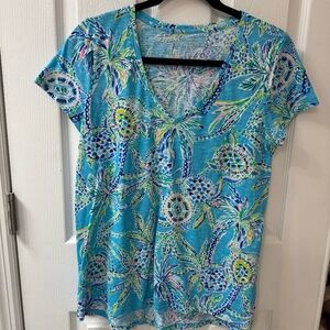 Lilly Pulitzer “Totally Blossom” Blue V-Neck Tee – Size Small, EUC